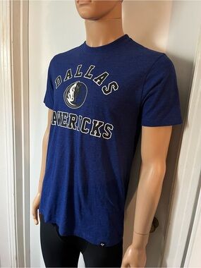 47 Brand Dallas Mavericks Navy Blue Graphic Short Sleeve Tee